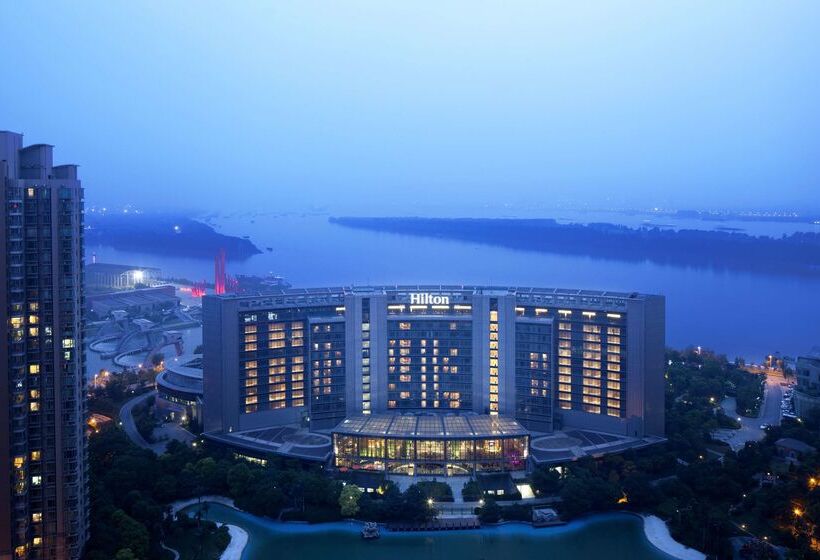 בית מלון כפרי Hilton Nanjing Riverside