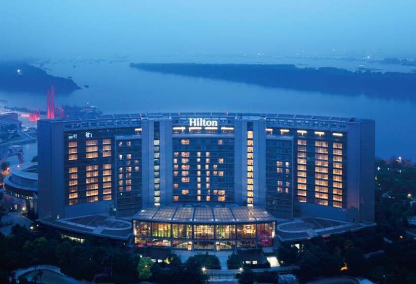 בית מלון כפרי Hilton Nanjing Riverside