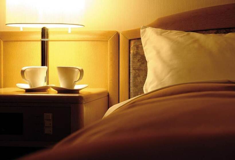 בית מלון כפרי Hirosaki Plaza