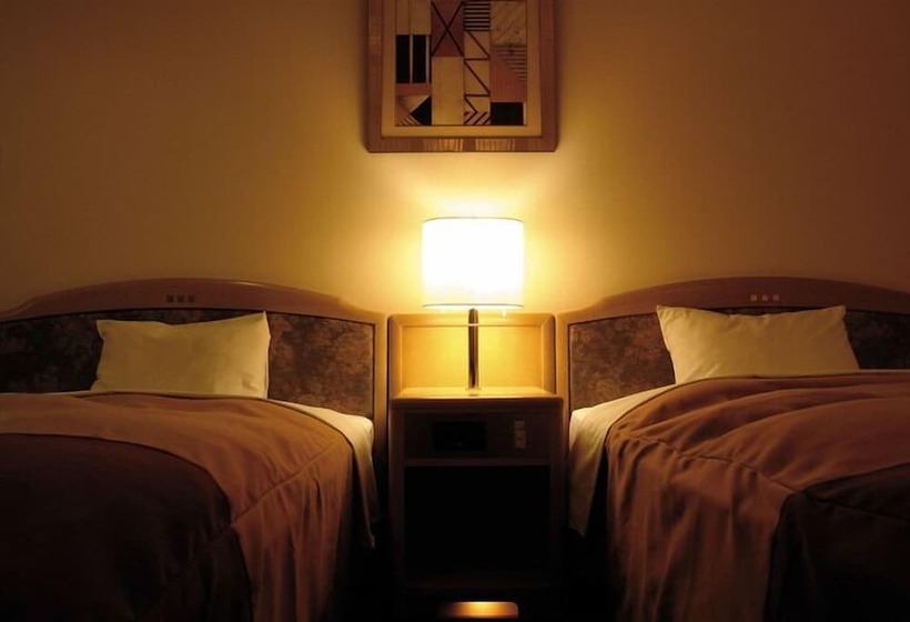 בית מלון כפרי Hirosaki Plaza