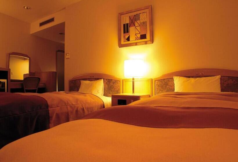 בית מלון כפרי Hirosaki Plaza