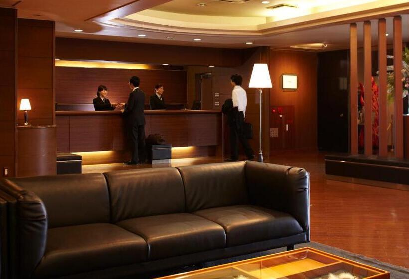 בית מלון כפרי Hirosaki Plaza