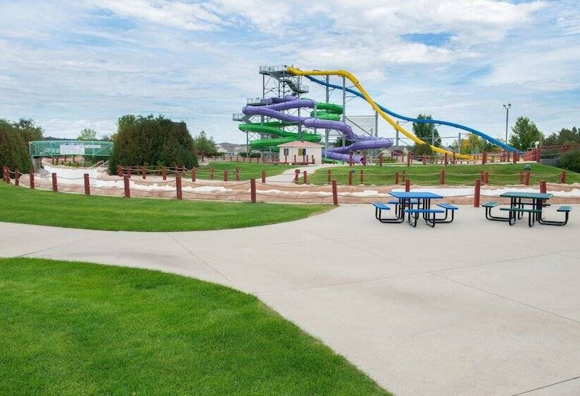 Holiday Inn Express Hotel & Suites Bismarck By Ihg