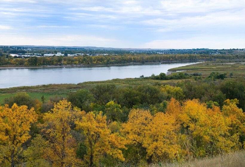 Holiday Inn Express Hotel & Suites Bismarck By Ihg