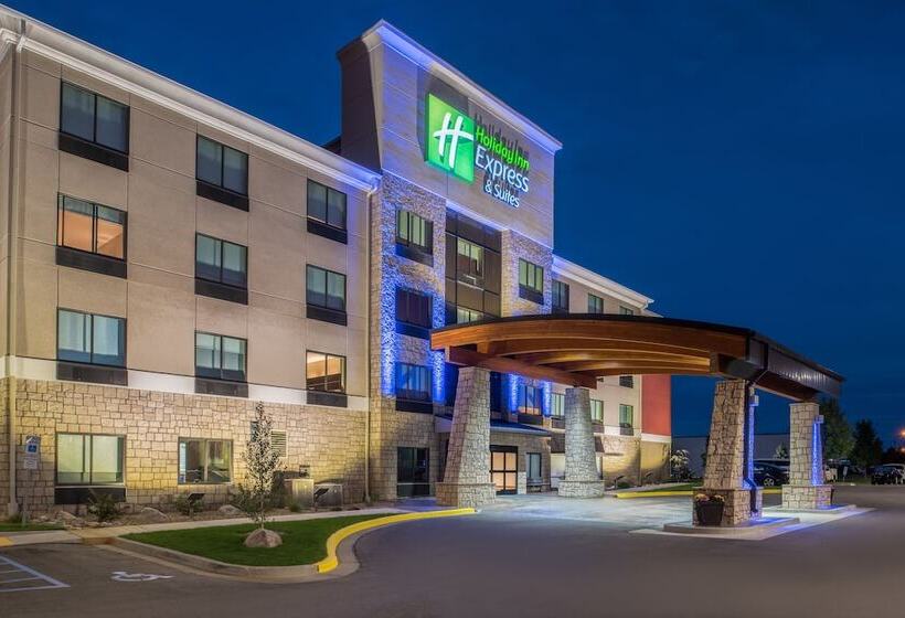 Holiday Inn Express Hotel & Suites Bismarck By Ihg