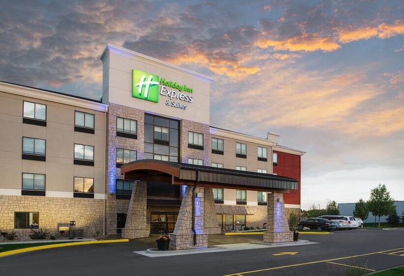 Holiday Inn Express Hotel & Suites Bismarck By Ihg