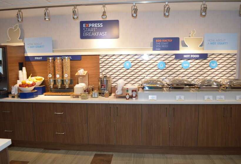 Holiday Inn Express Hotel & Suites Bismarck By Ihg