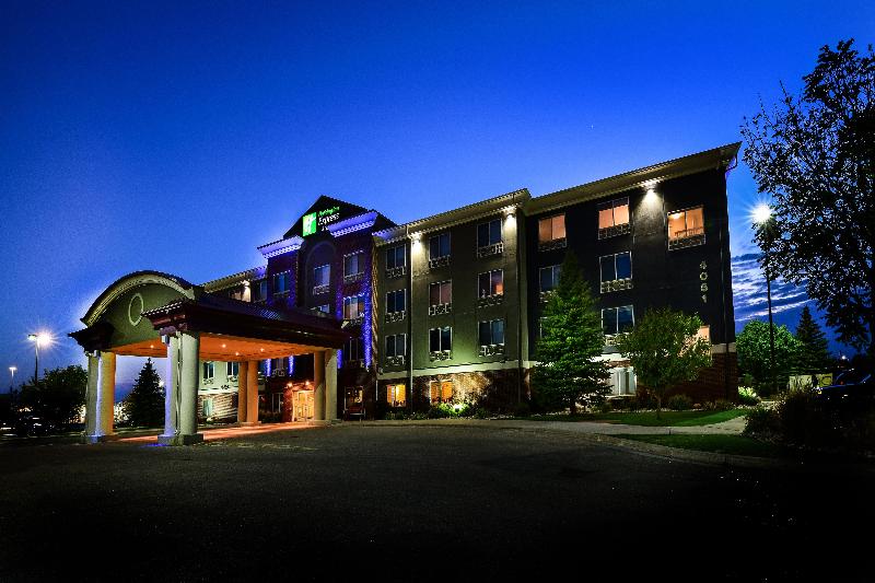Holiday Inn Express Hotel & Suites Grand Forks, An Ihg