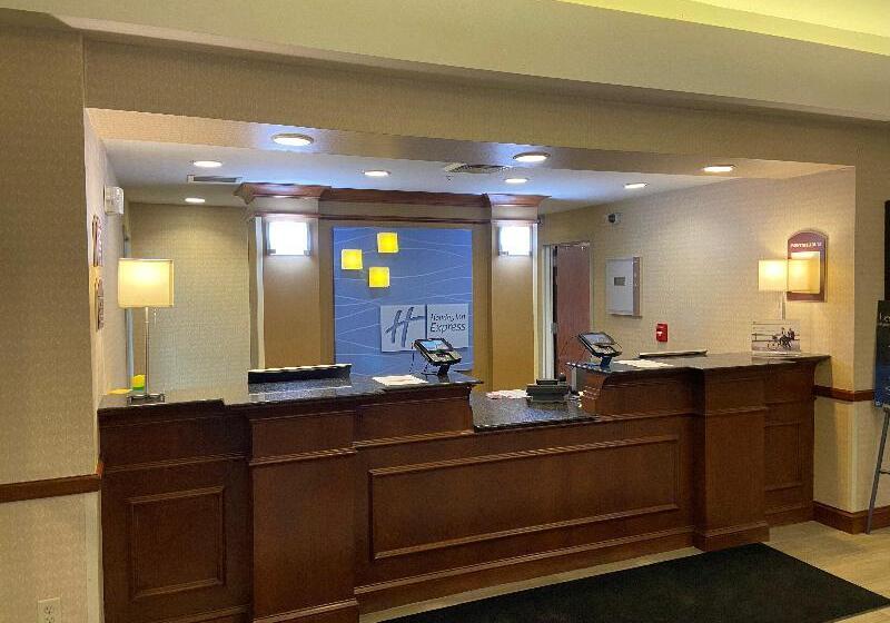 Holiday Inn Express Hotel & Suites Grand Forks, An Ihg