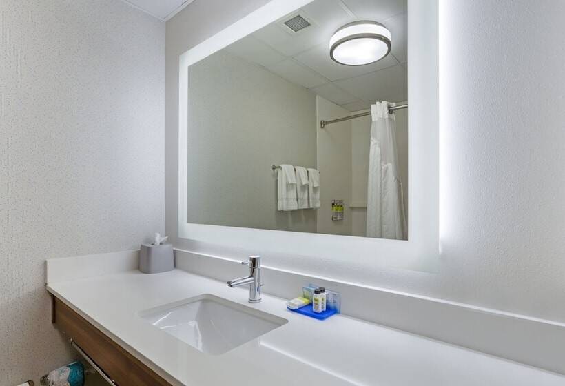 Holiday Inn Express Hotel & Suites Harrison By Ihg