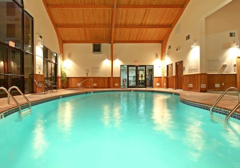 Holiday Inn Express Hotel & Suites Harrison By Ihg