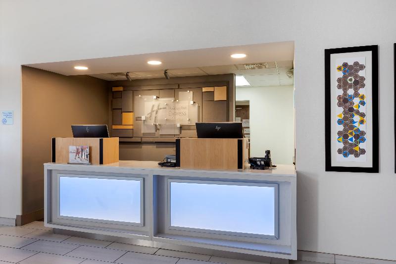 Holiday Inn Express Hotel & Suites Harrison By Ihg