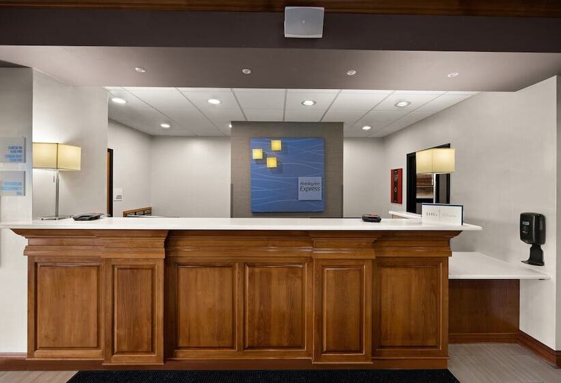 Holiday Inn Express Hotel & Suites Limon I 70/exit 359, An Ihg