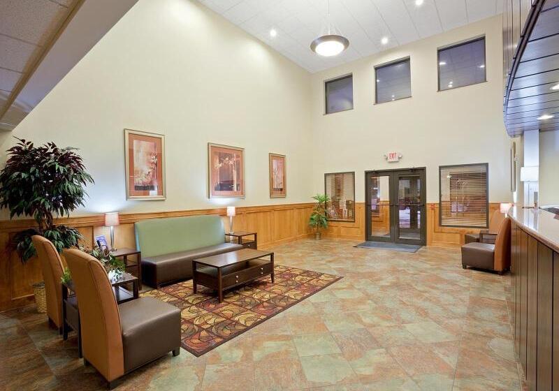 Holiday Inn Express Hotel & Suites Lincoln South, An Ihg