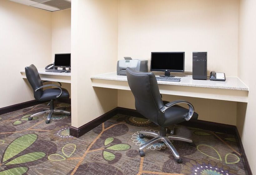 Holiday Inn Express Hotel & Suites Minot South, An Ihg