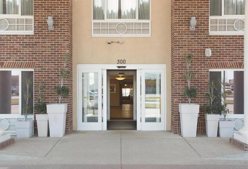 Holiday Inn Express Hotel & Suites Minot South, An Ihg