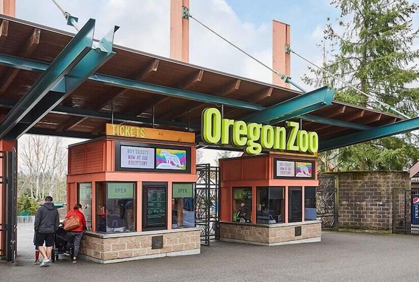 Holiday Inn Express Hotel & Suites Portland Northwest Downtown, An Ihg