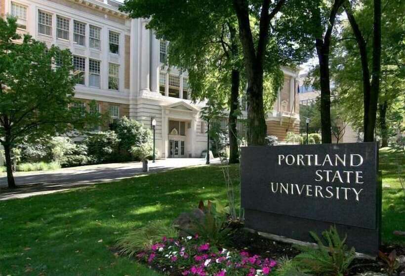 Holiday Inn Express Hotel & Suites Portland Northwest Downtown, An Ihg