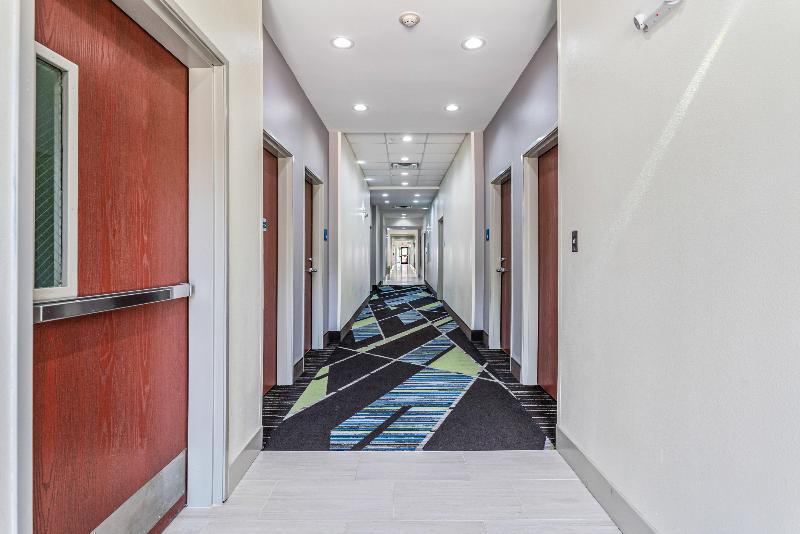 فندق Holiday Inn Express Suites Van Buren Ft Smith Area, An Ihg