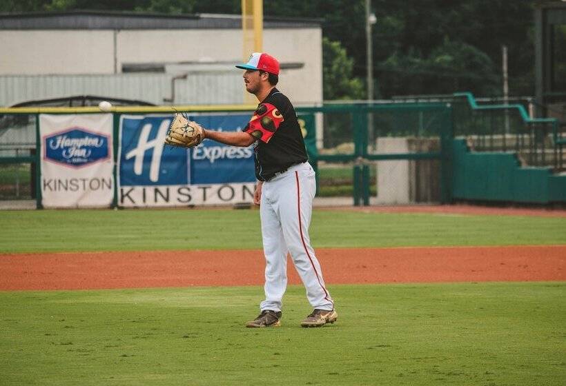 Holiday Inn Express Hotel & Suites Kinston, An Ihg