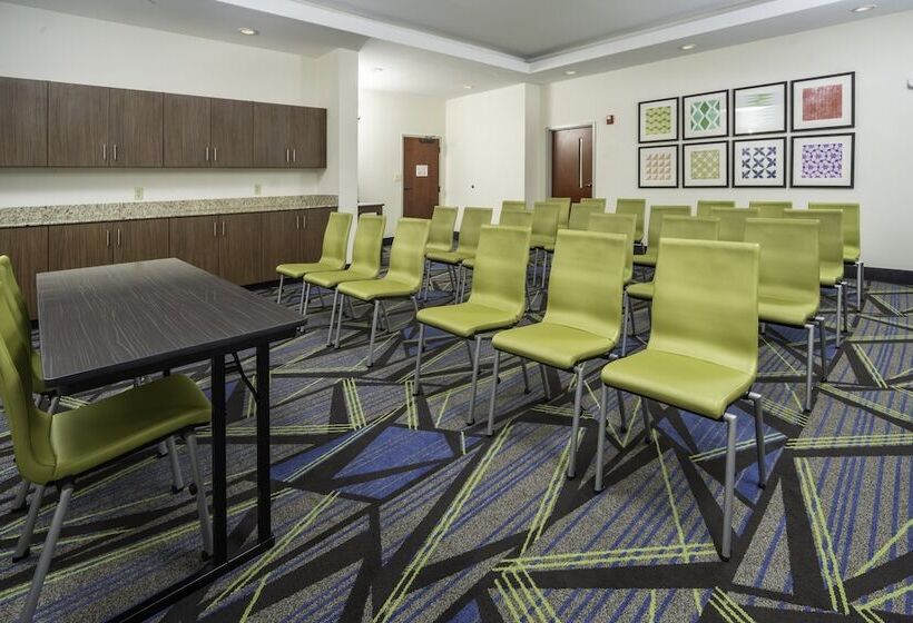 فندق Holiday Inn Express Clayton Southeast Raleigh, An Ihg