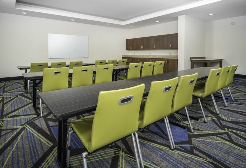 فندق Holiday Inn Express Clayton Southeast Raleigh, An Ihg