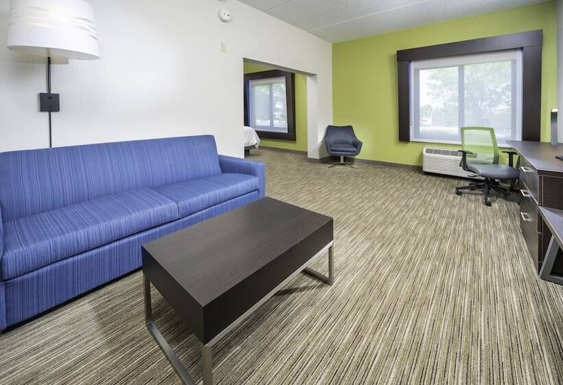 فندق Holiday Inn Express Clayton Southeast Raleigh, An Ihg