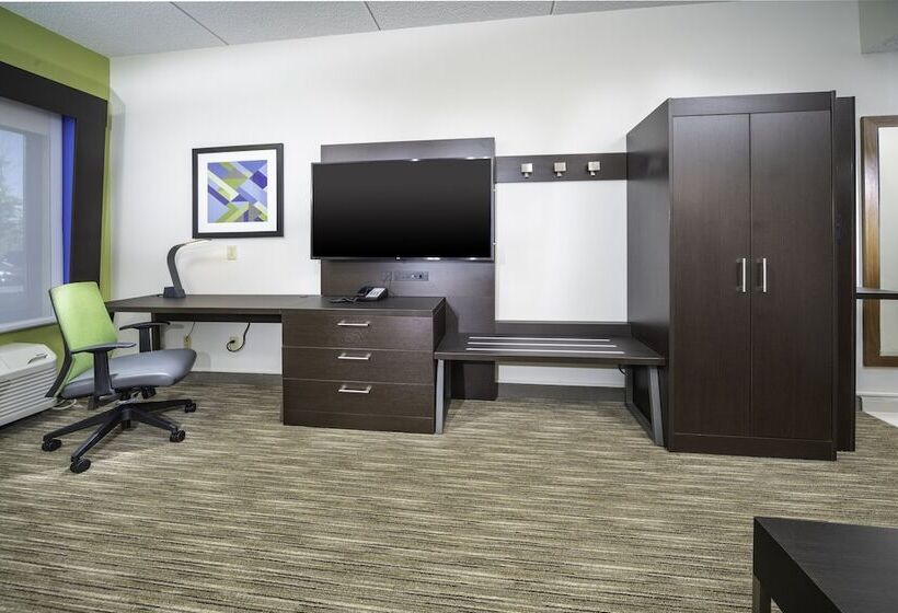 فندق Holiday Inn Express Clayton Southeast Raleigh, An Ihg