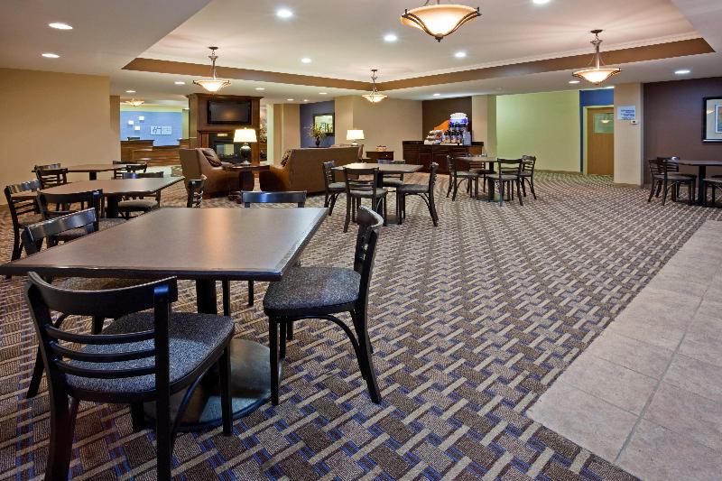 酒店 Holiday Inn Express Devils Lake, An Ihg