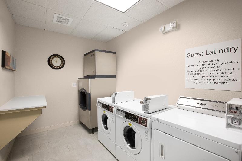 Отель Holiday Inn Express Hastings, An Ihg