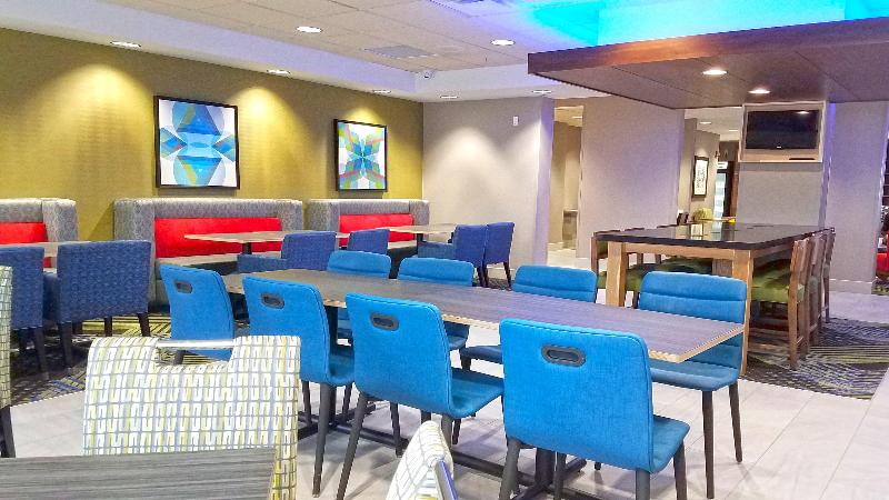 Отель Holiday Inn Express Hastings, An Ihg
