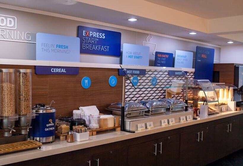 فندق Holiday Inn Express Hickory   Hickory Mart, An Ihg