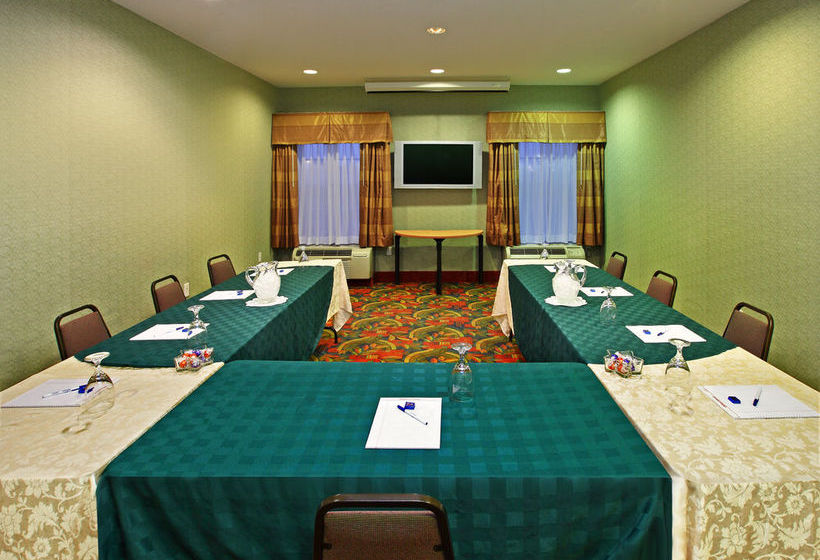 Hotel Holiday Inn Express  & Suites North Little Rock