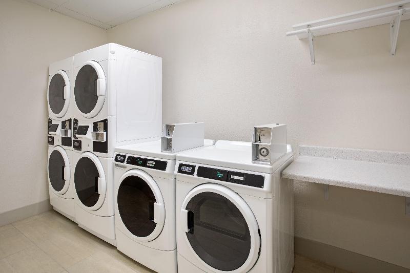 فندق Holiday Inn Express & Suites Phoenix Glendale Dist, An Ihg