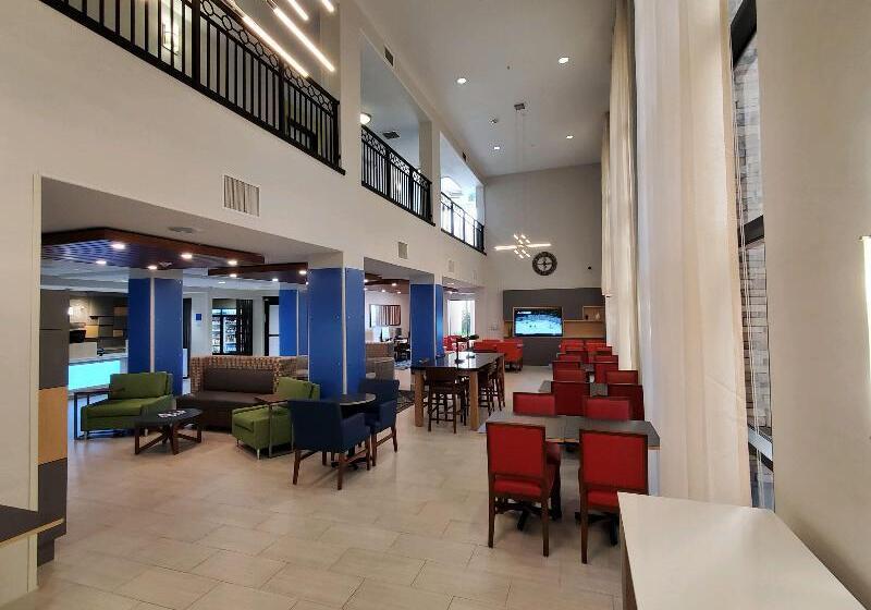 فندق Holiday Inn Express & Suites Phoenix Glendale Dist, An Ihg