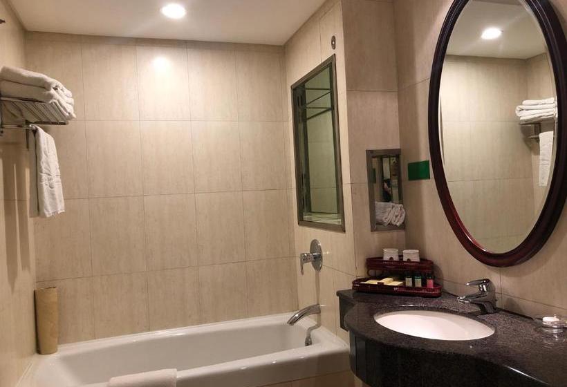 Отель Hui Hua International Dongguan