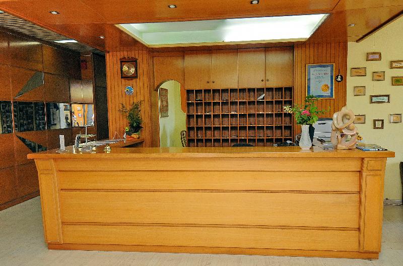 Отель Kalloni Bay