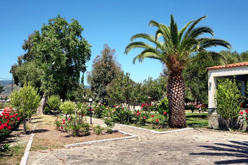 Отель Kalloni Bay