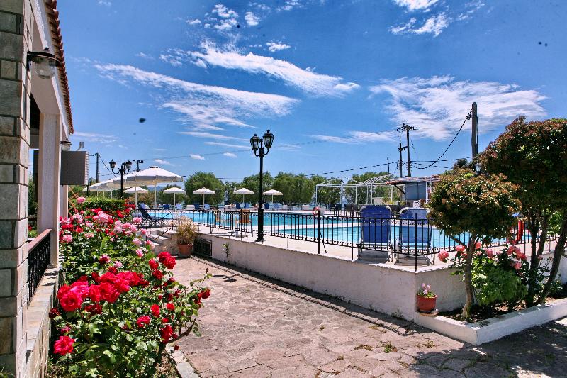 Отель Kalloni Bay