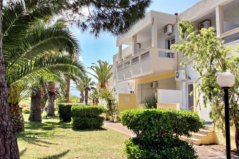 Отель Kalloni Bay