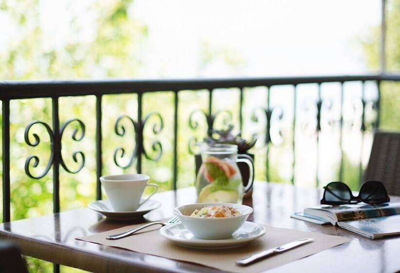 בית מלון כפרי Karalis City