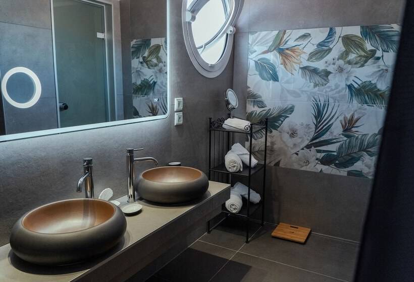 בית מלון כפרי Karalis City