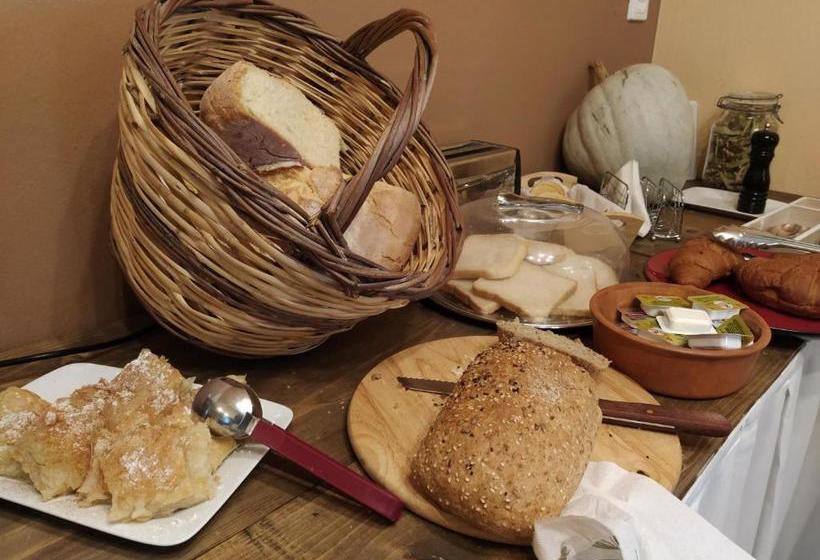 בית מלון כפרי Karavos