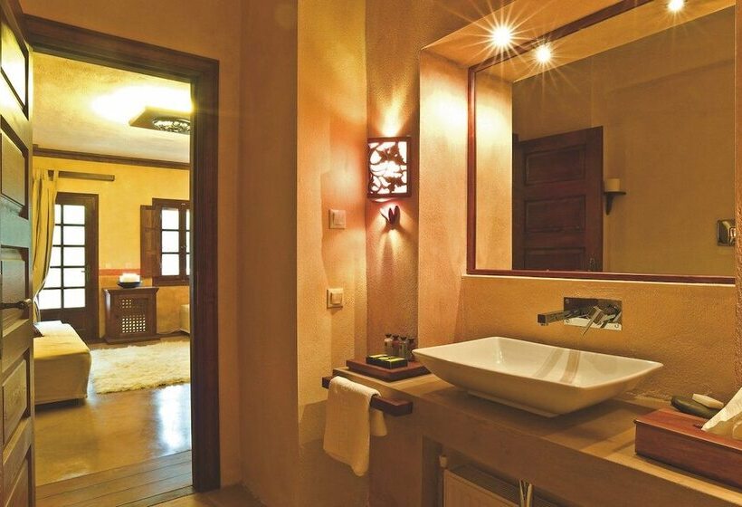 Katogi Averoff Hotel & Winery