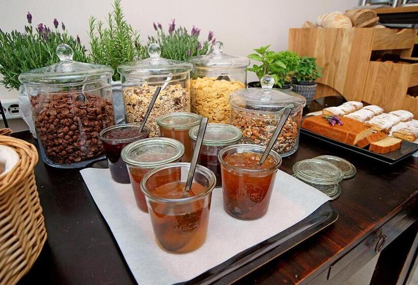 בית מלון כפרי Kyparissia Beach