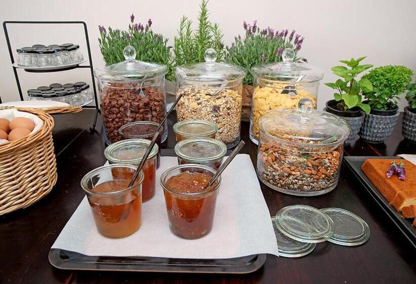 בית מלון כפרי Kyparissia Beach