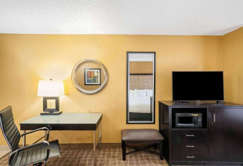 בית מלון כפרי La Quinta Inn & Suites By Wyndham Hot Springs