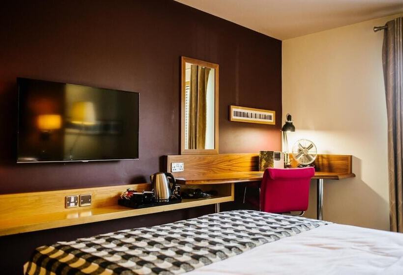 Отель Lodge At Bristol