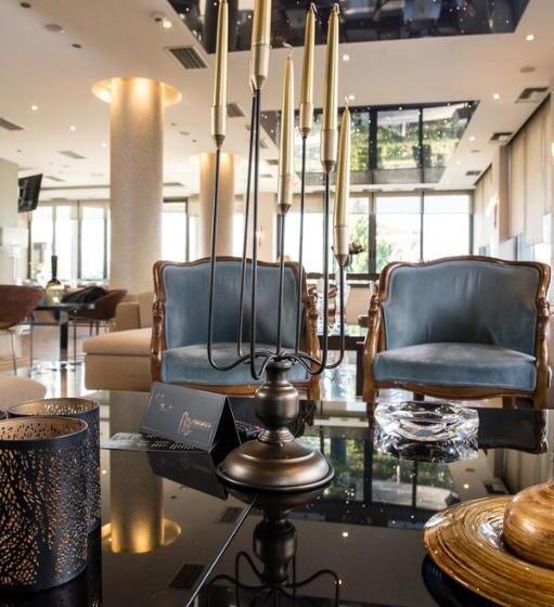 ホテル Premier Agrinio Heart