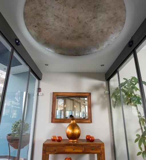 ホテル Premier Agrinio Heart